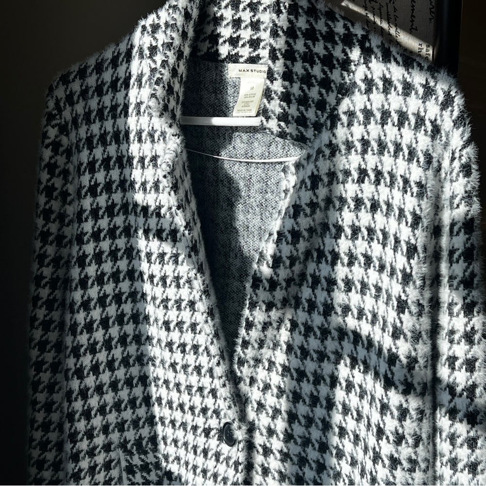 Max Studio Houndstooth Coat - Size Medium - image 3